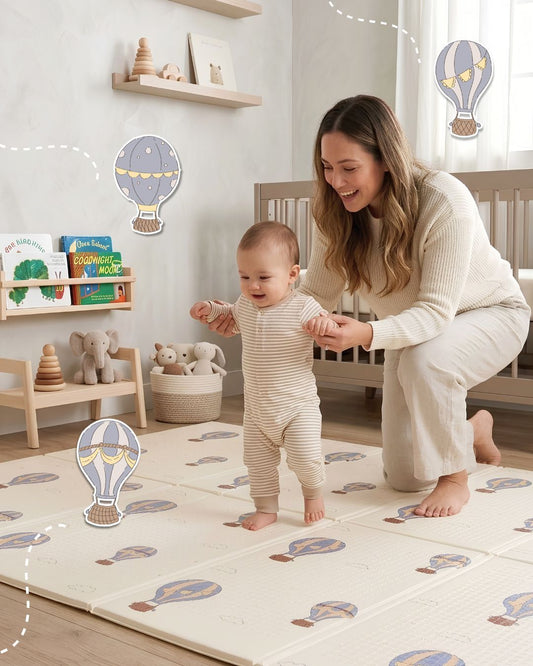 Tiny Trees foldable play mat with hot air balloon design
